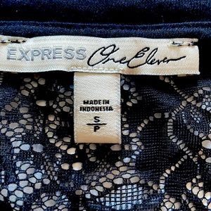 Express detail tee